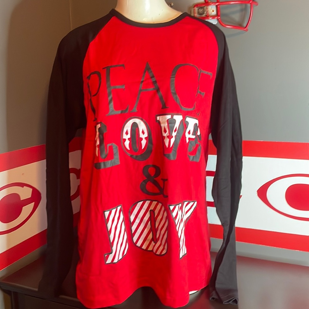 🎉NWT Christmas Holiday Top! Size L! Peace, Love, & Joy! Long Sleeve!